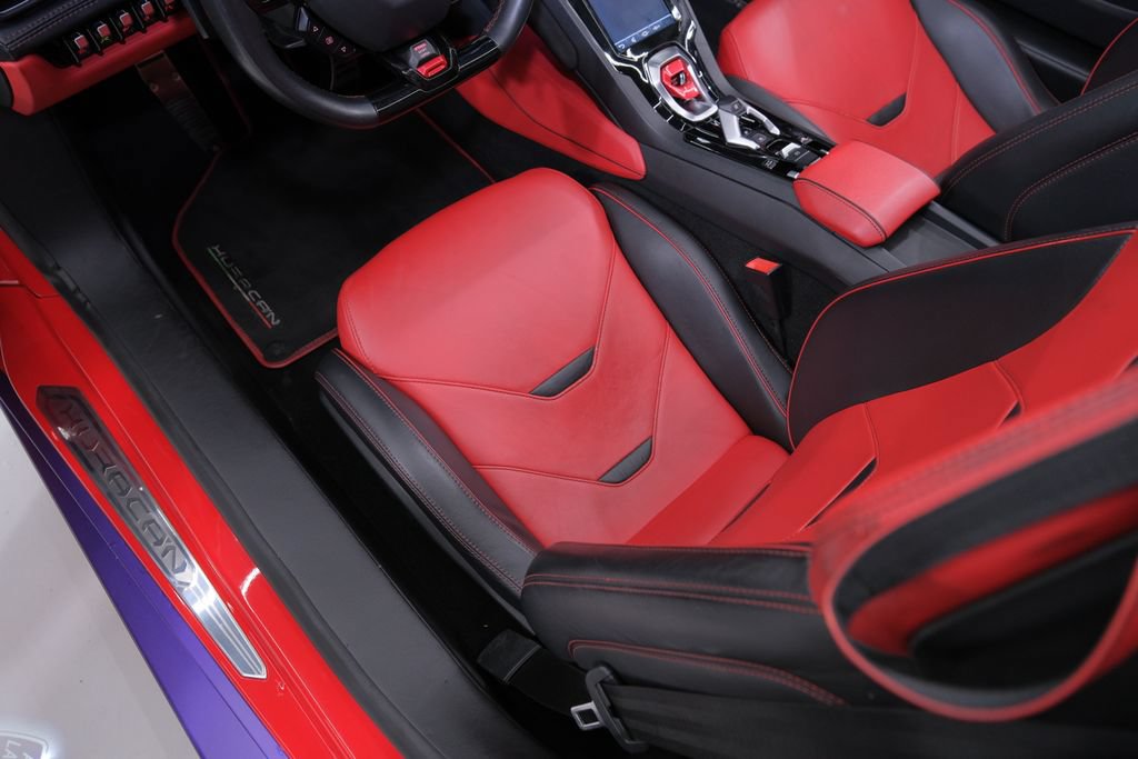 Used 2021 Lamborghini Huracan EVO RWD image 15