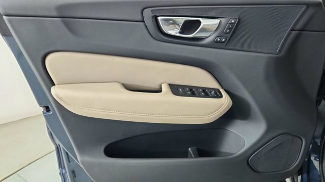 New 2026 Volvo XC60 B5 Plus w/ Protection Package AWD/4WD image 9
