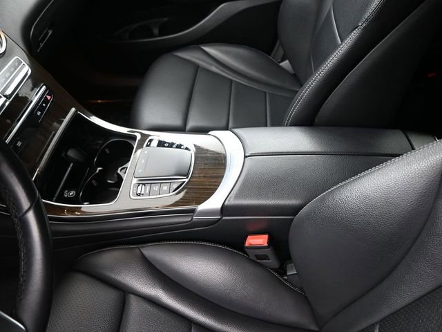 Used 2022 Mercedes-Benz GLC 300 image 9