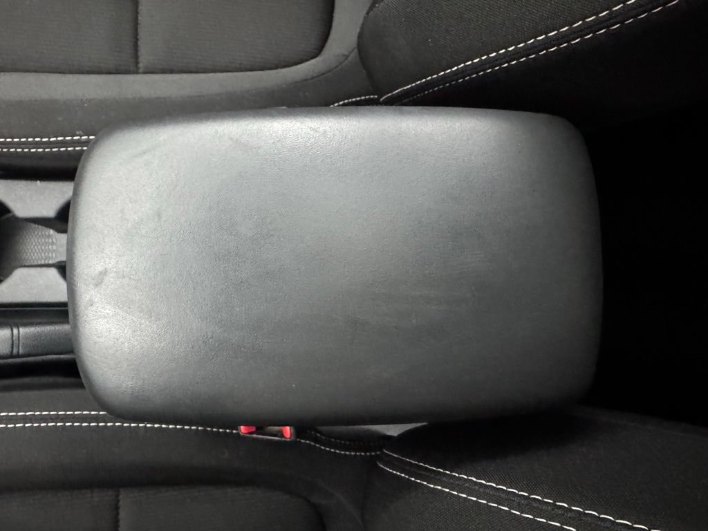 Used 2025 Hyundai Venue SEL FWD image 27