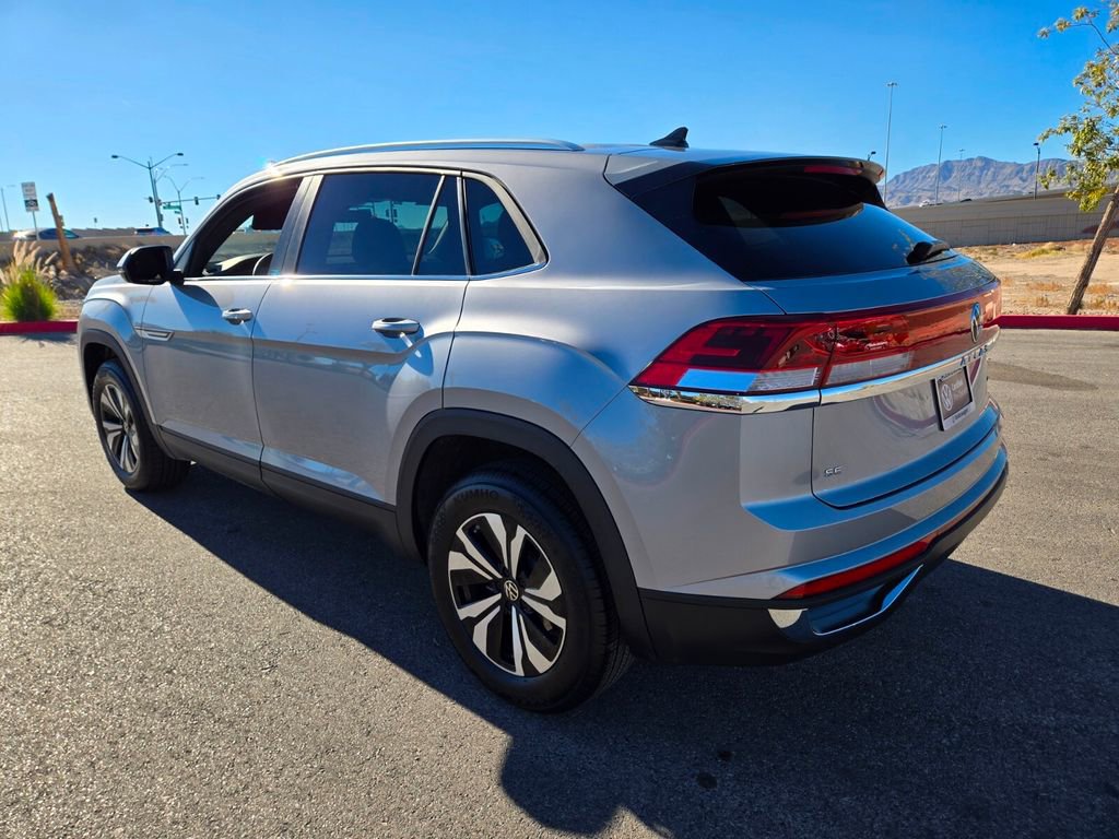 Certified 2025 Volkswagen Atlas Cross Sport SE image 4