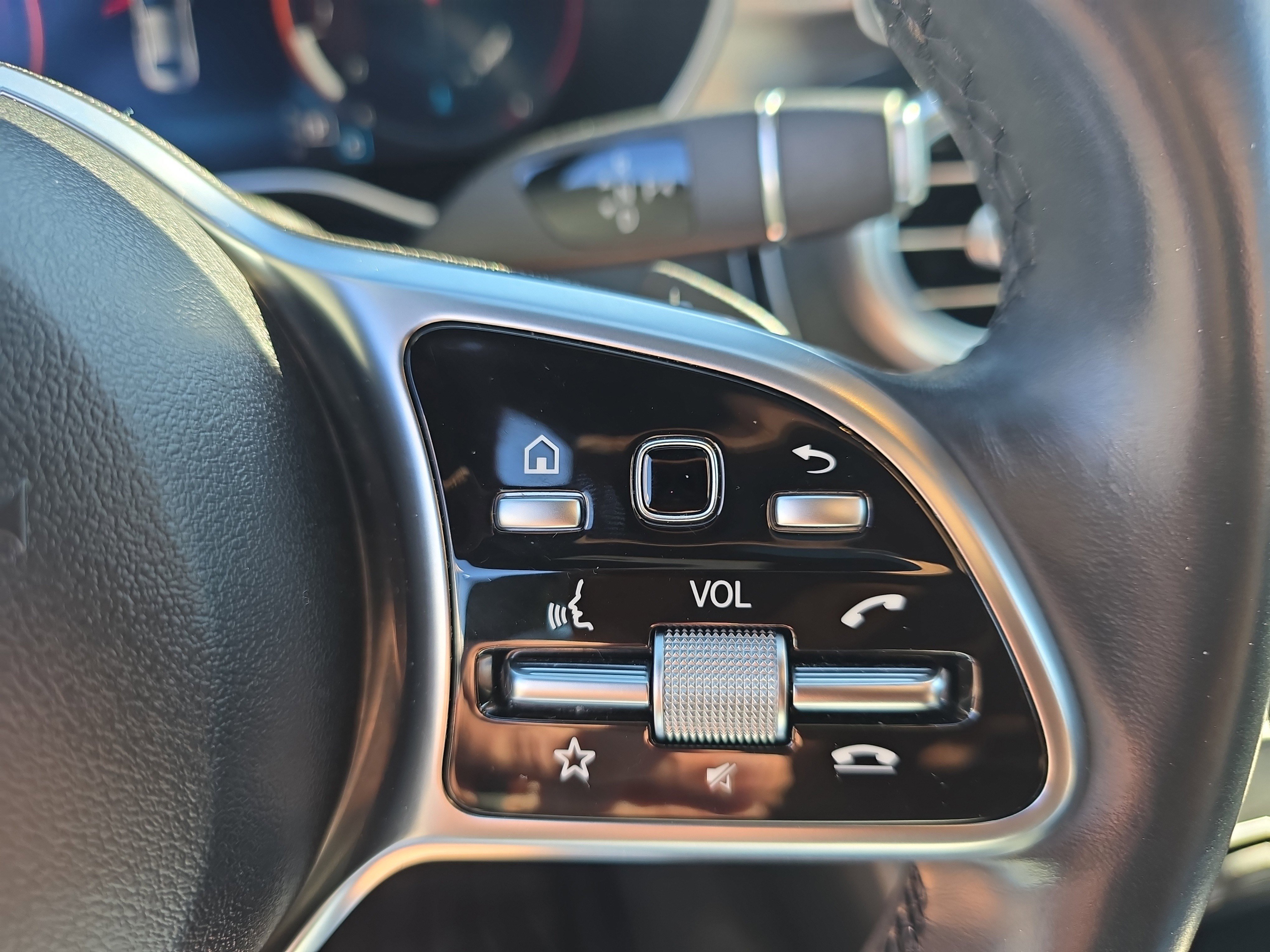 Used 2021 Mercedes-Benz C 300 4MATIC Sedan image 25