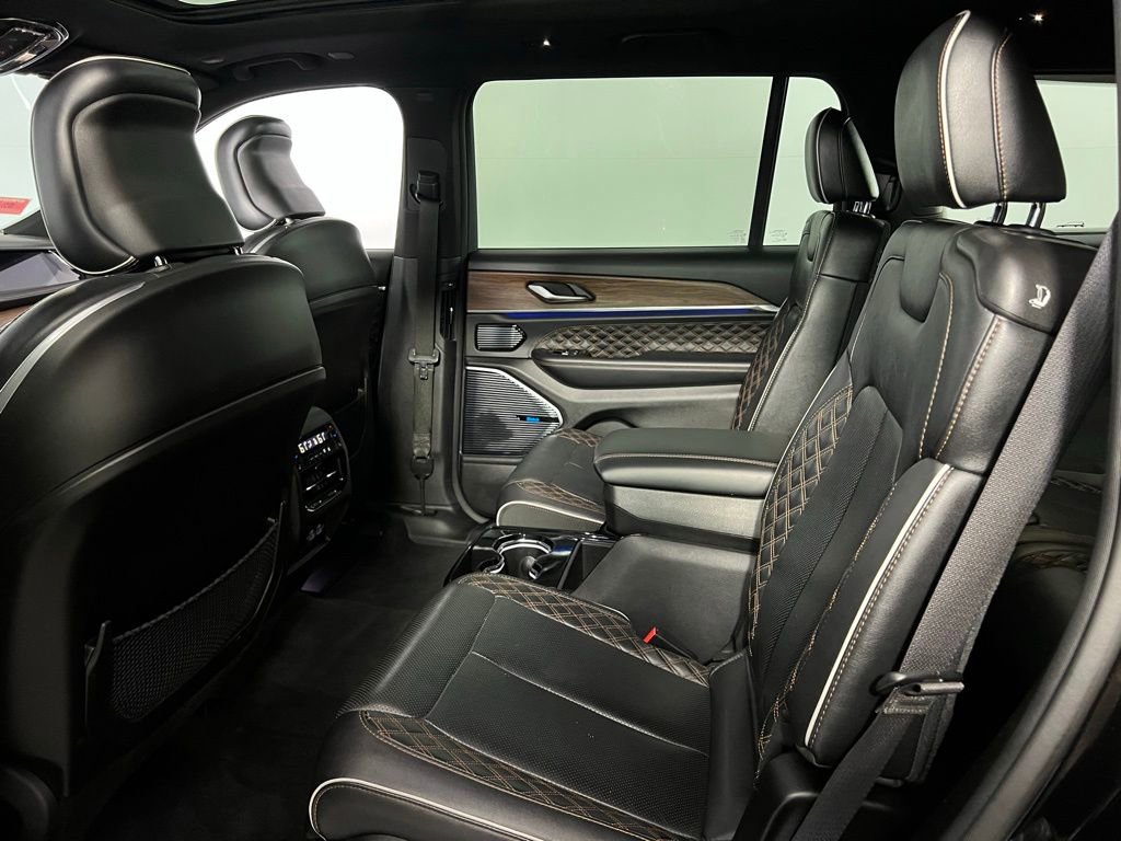 Used 2023 Jeep Grand Cherokee L Summit w/ High Altitude Package AWD/4WD image 28