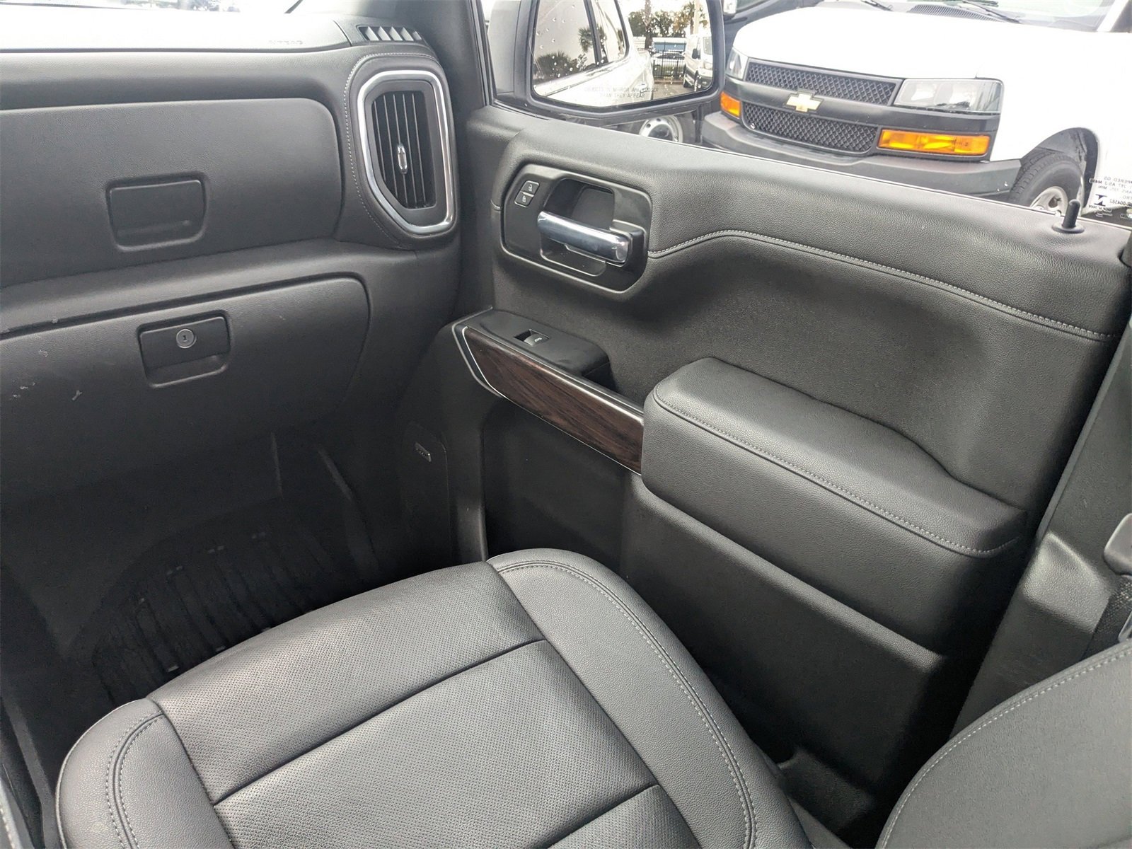 Used 2022 GMC Sierra 1500 SLT w/ SLT Premium Plus Package image 18