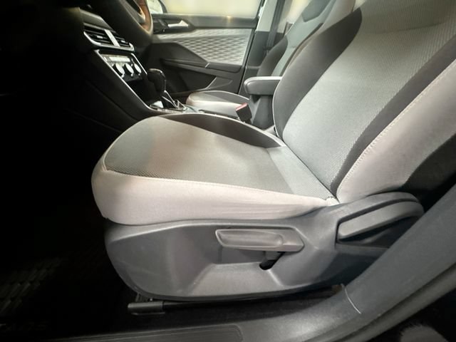 Certified 2023 Volkswagen Taos S FWD image 15