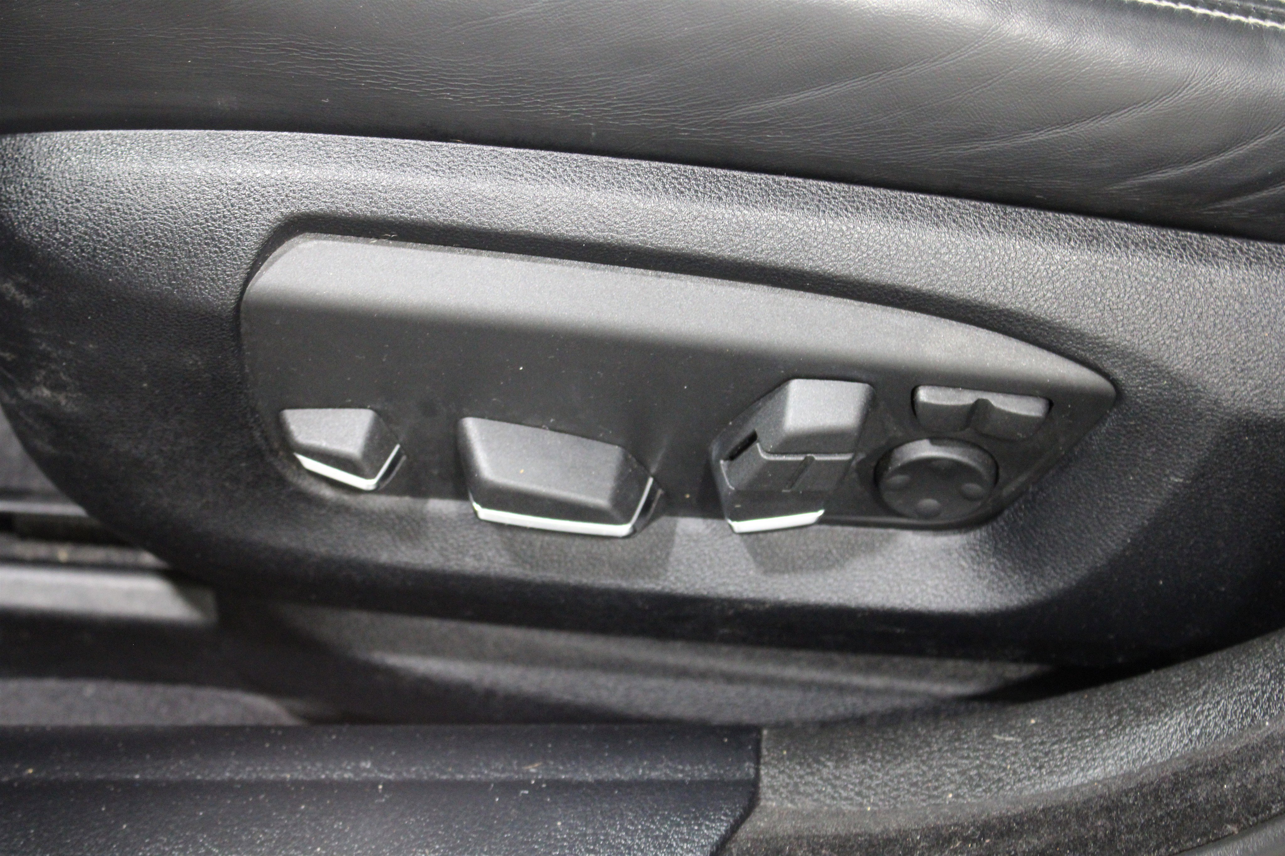 Used 2016 BMW 550i xDrive Sedan AWD/4WD image 5