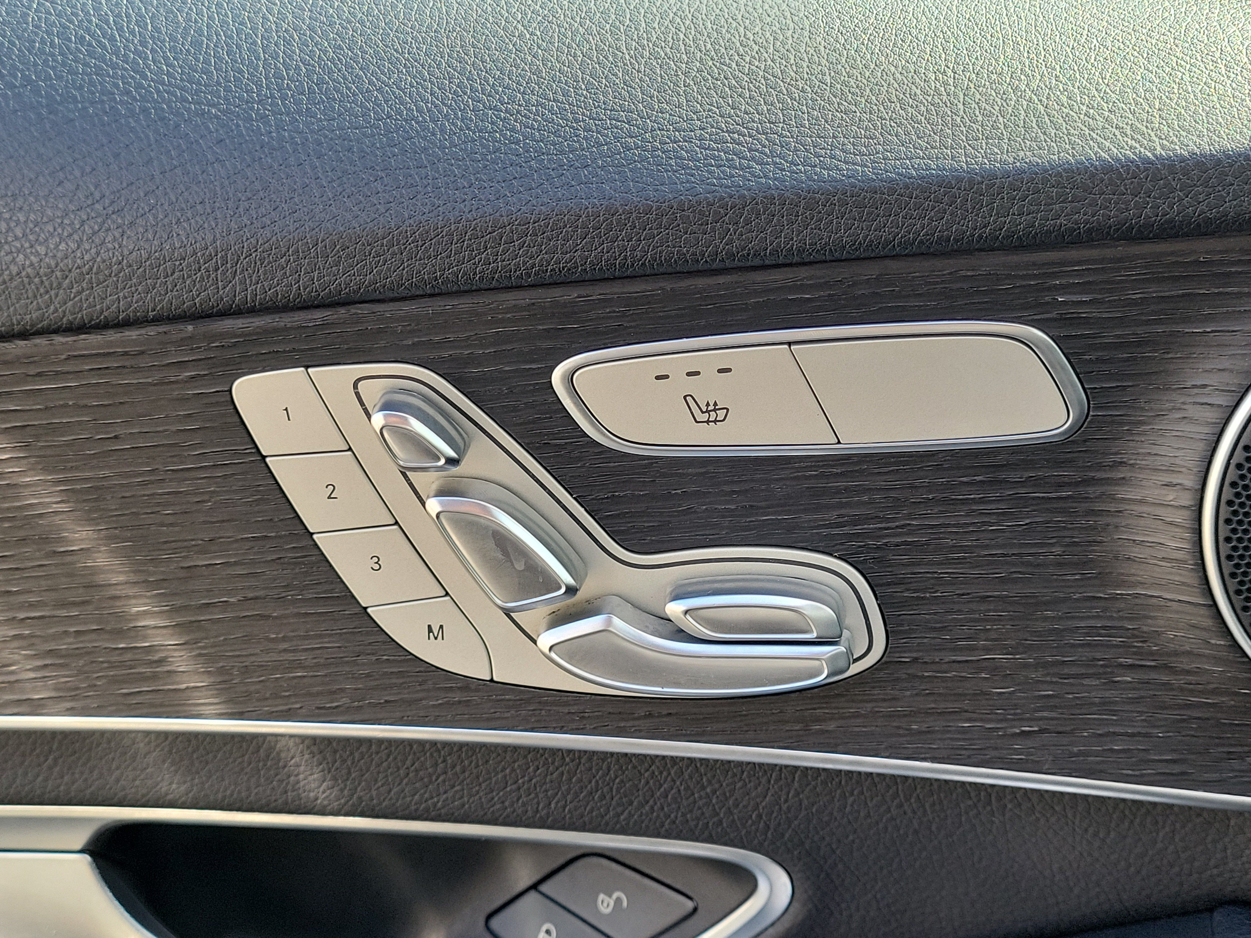Used 2020 Mercedes-Benz C 300 Sedan image 28