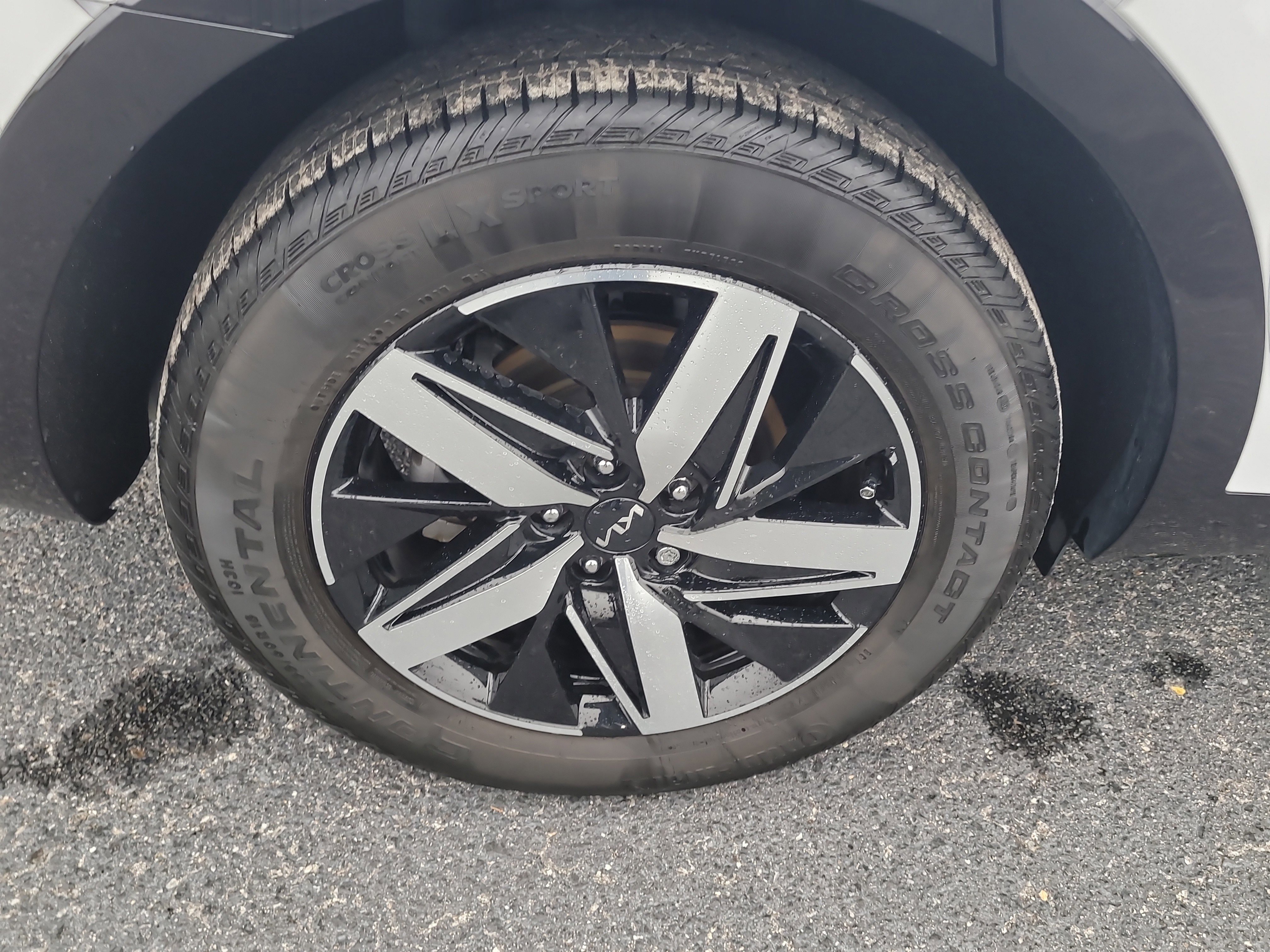 Used 2023 Kia Sorento S image 9