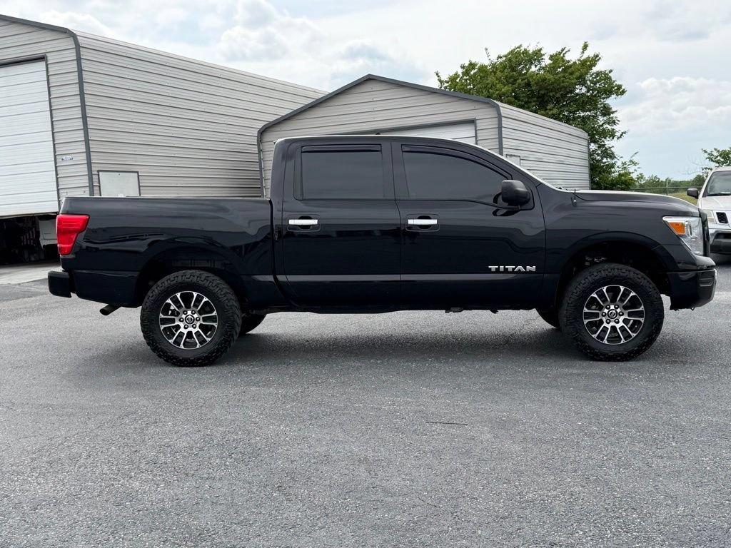 Used 2021 Nissan Titan SV AWD/4WD image 4