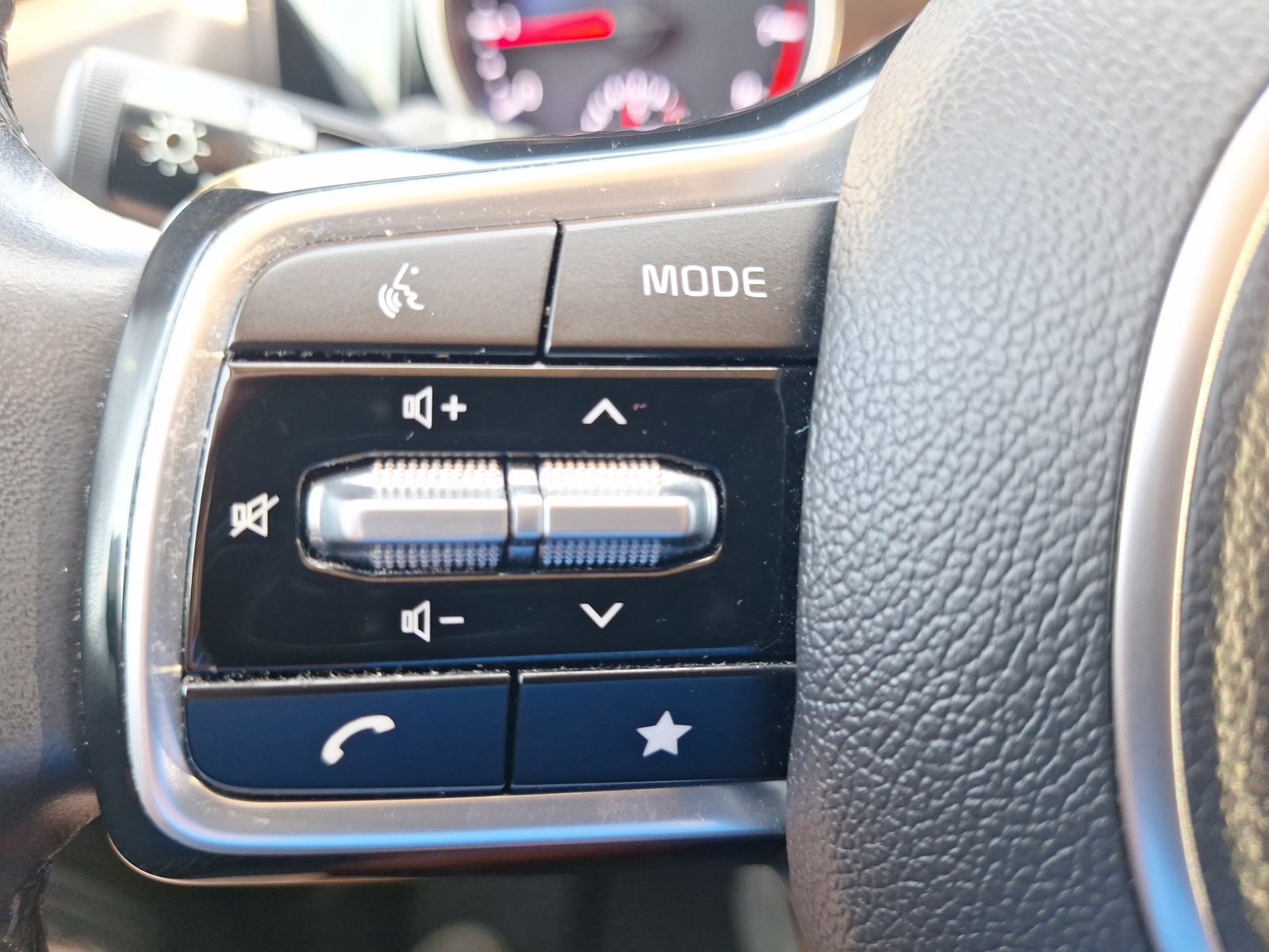 Used 2022 Kia Carnival SX FWD image 20