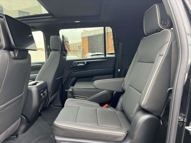 Used 2025 Chevrolet Suburban Premier image 13