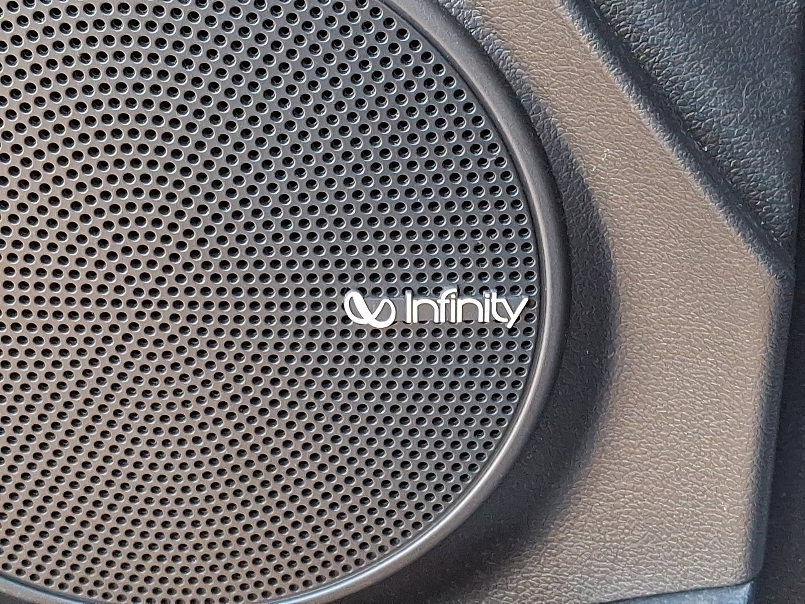 Certified 2021 Hyundai Kona Limited w/ Cargo Package AWD/4WD image 26