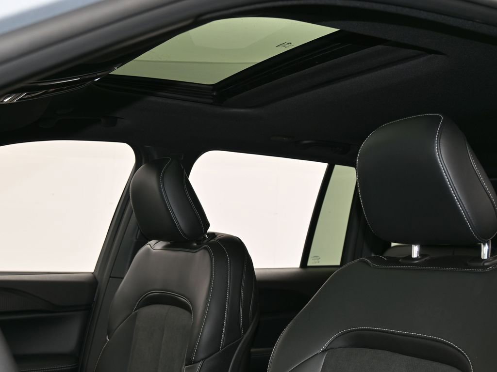 New 2025 Jeep Grand Cherokee Altitude image 11