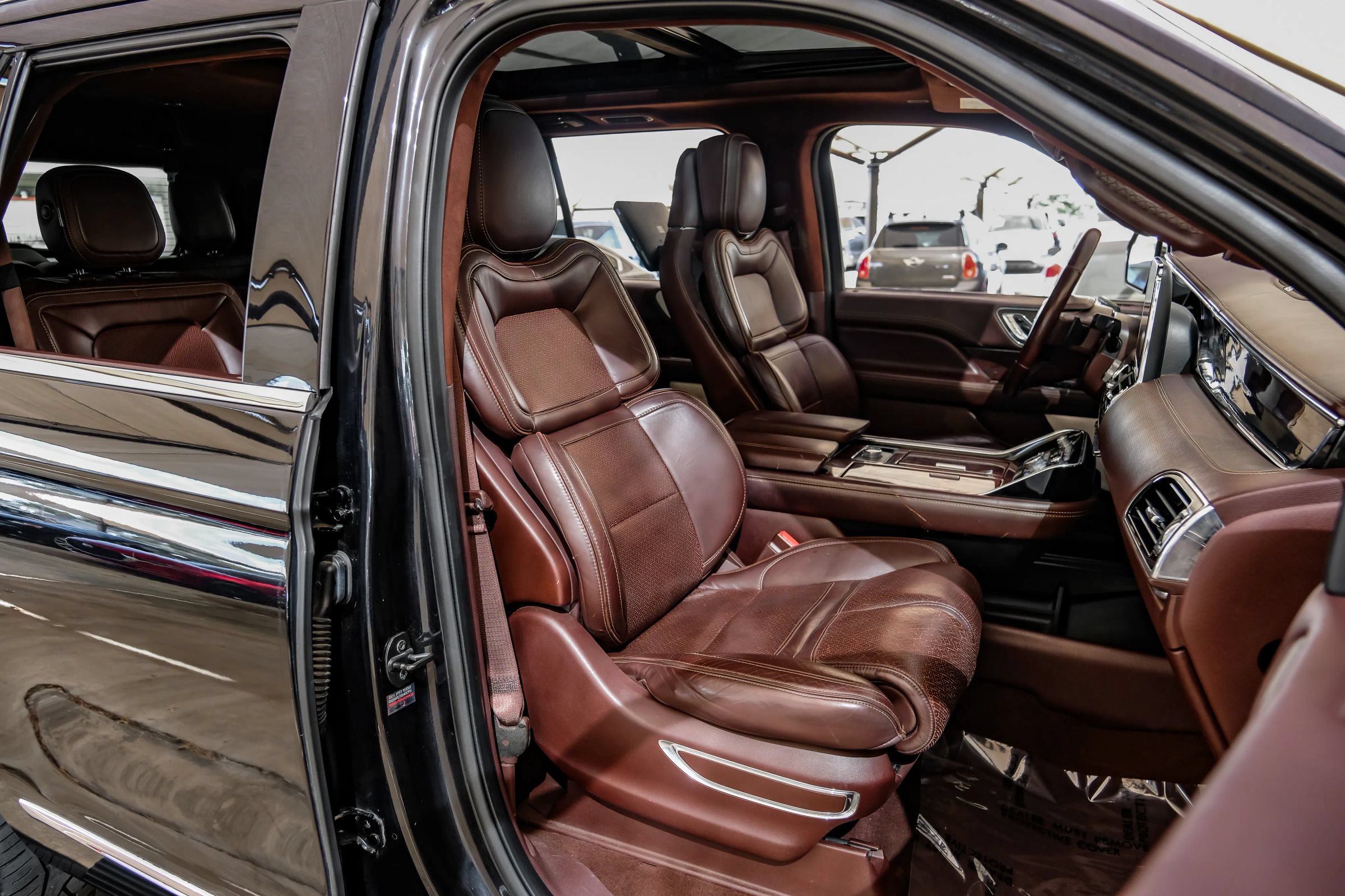 Used 2019 Lincoln Navigator Black Label w/ Cargo Package AWD/4WD image 45