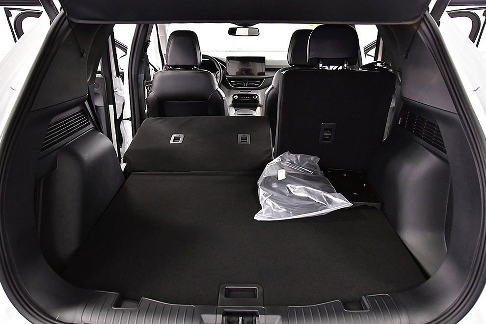 New 2025 Ford Escape SE w/ PHEV Premium Package image 31