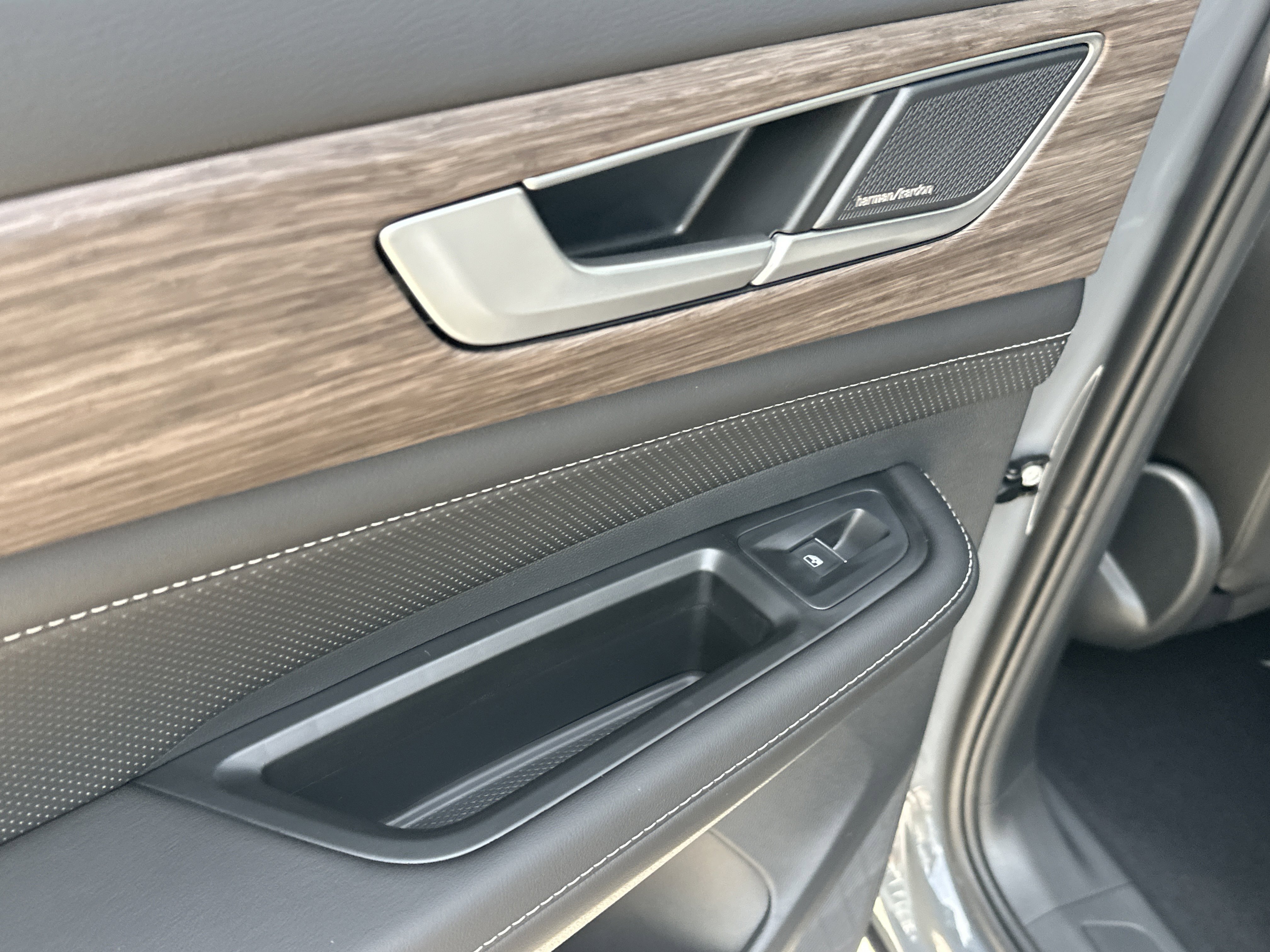 New 2026 Volkswagen Atlas SEL Premium R-Line image 12