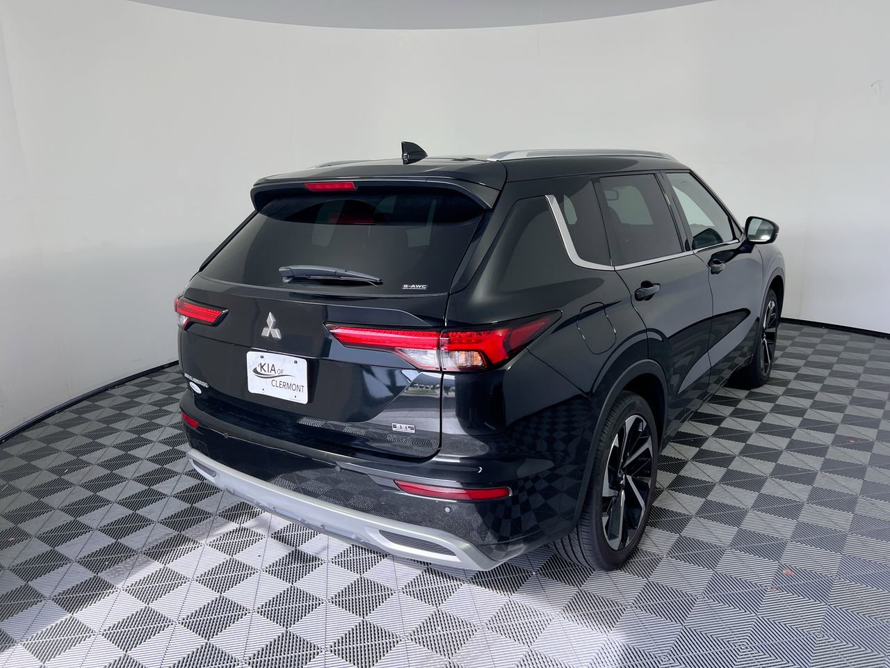 Used 2022 Mitsubishi Outlander SEL AWD/4WD image 3