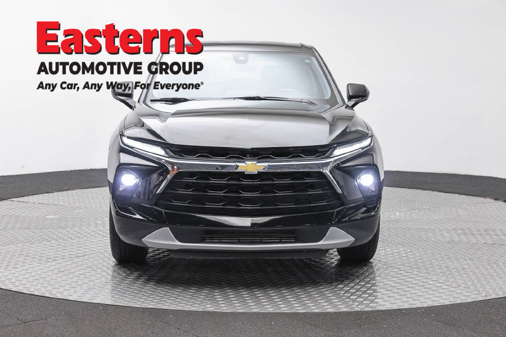 Used 2025 Chevrolet Blazer LT FWD image 4