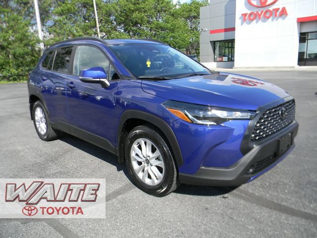 Used 2024 Toyota Corolla Cross LE w/ Moonroof Package