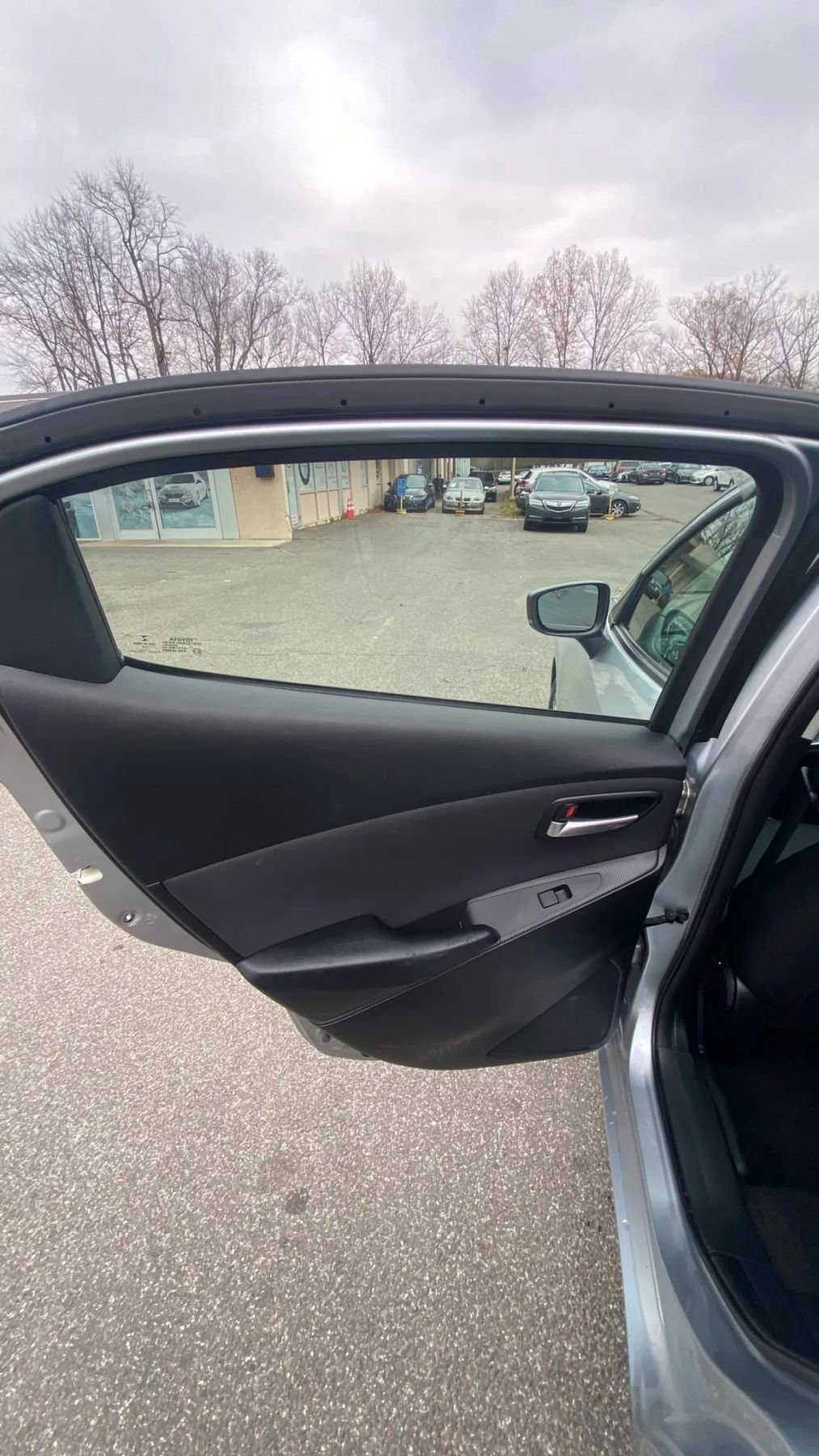 Used 2019 Toyota Yaris LE image 18