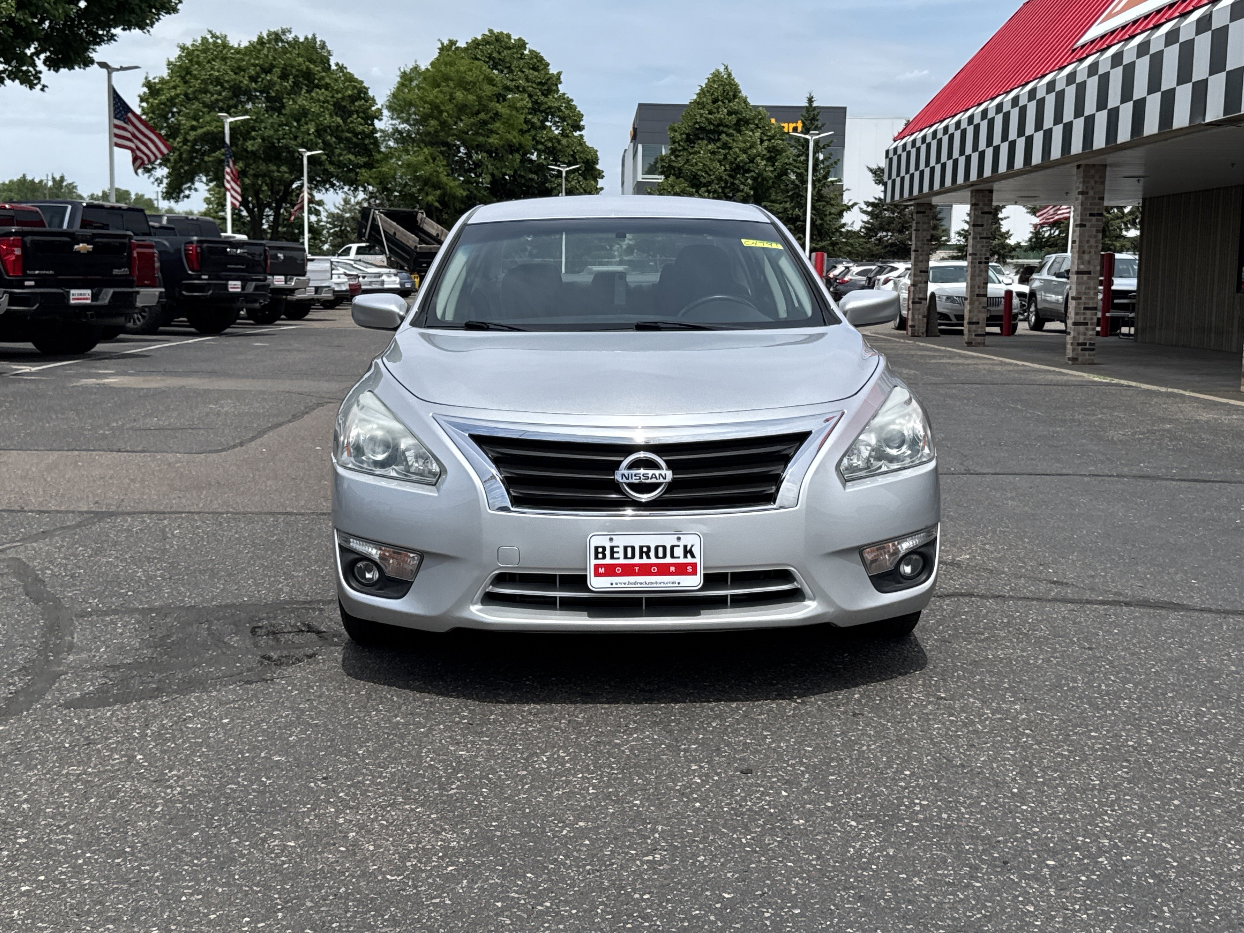 Used 2015 Nissan Altima 2.5 SV FWD image 2