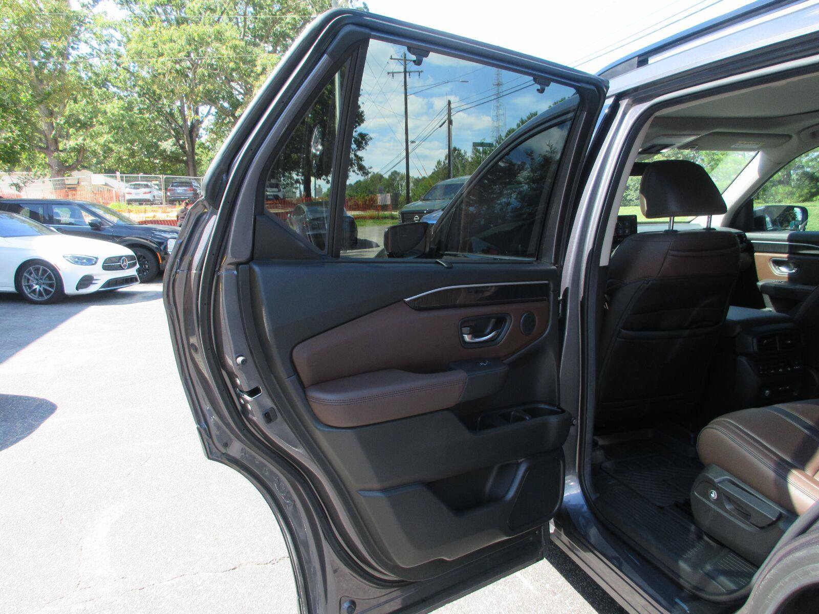 Used 2025 Honda Pilot Elite image 15