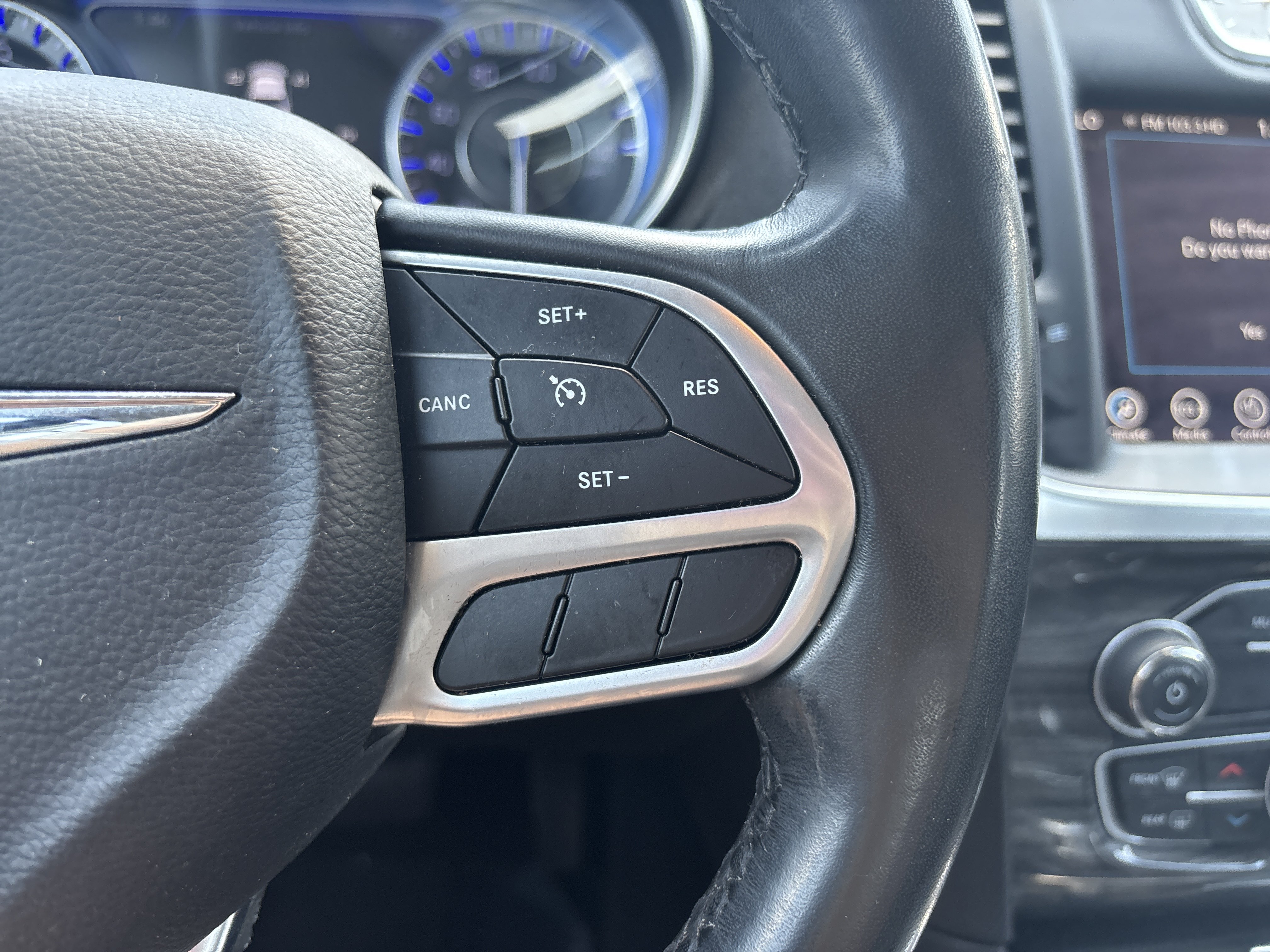 Used 2020 Chrysler 300 Touring L w/ Value Package RWD image 29