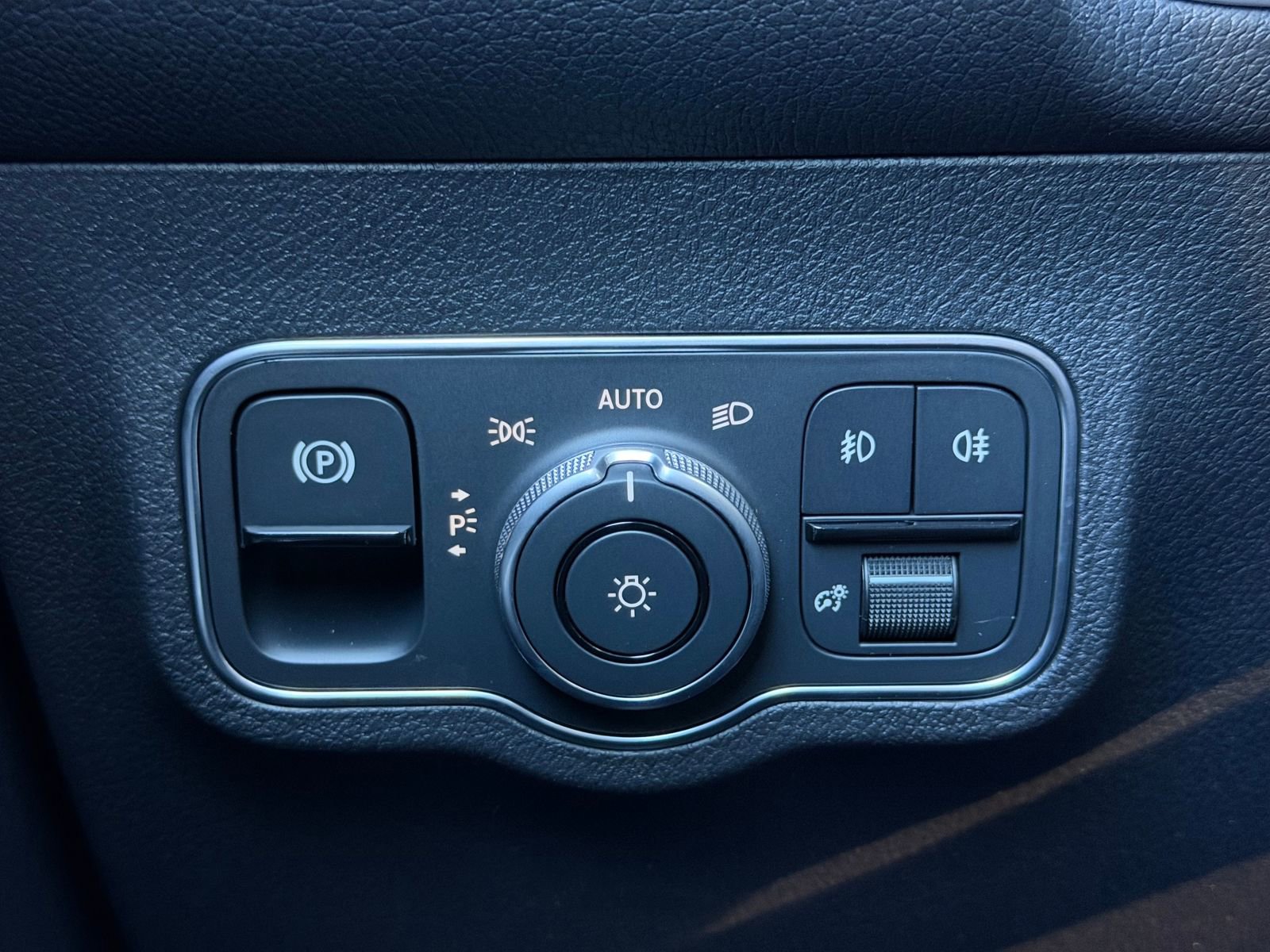 New 2026 Mercedes-Benz GLB 250 image 24