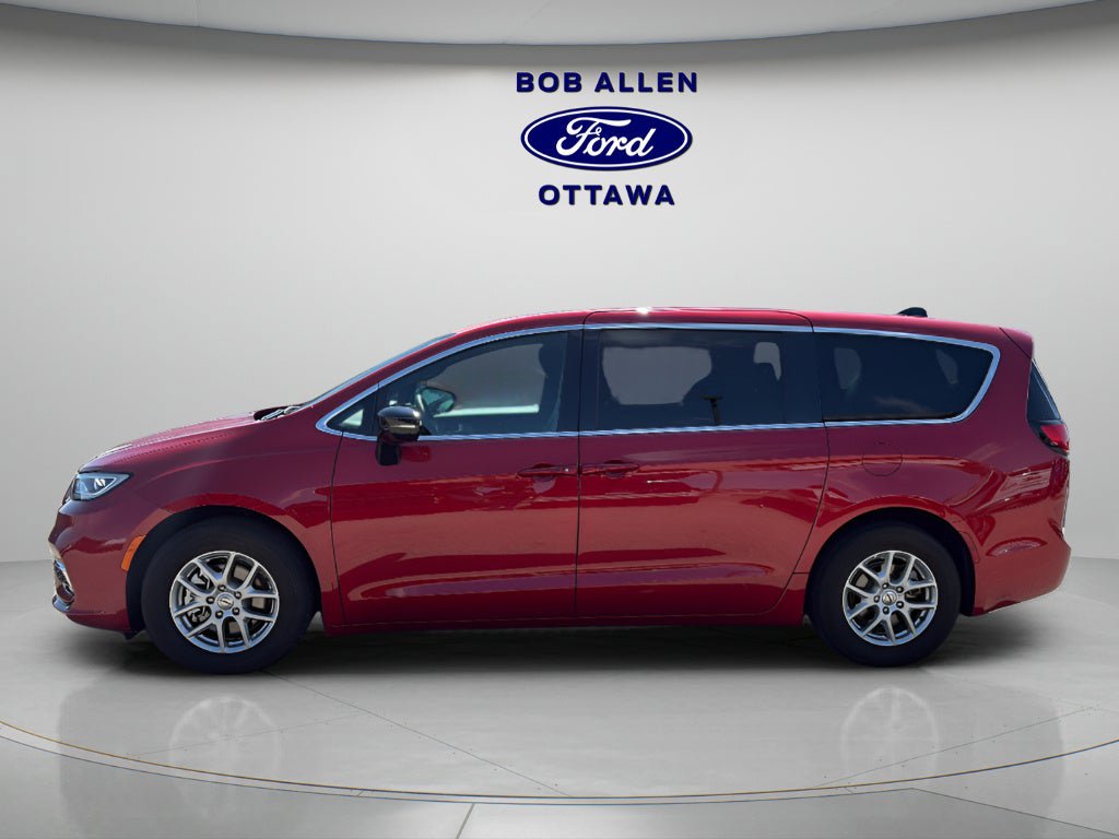 Used 2025 Chrysler Pacifica Select FWD image 55