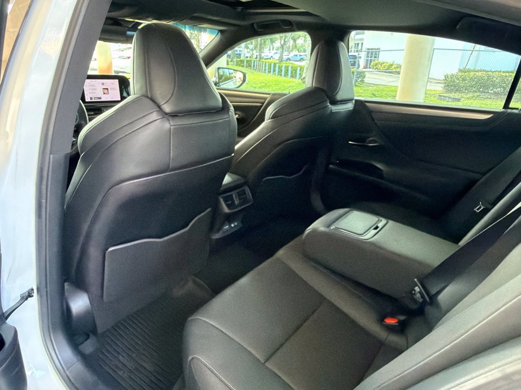 Used 2024 Lexus ES 350 F Sport w/ Accessory Package (Z2) FWD image 39