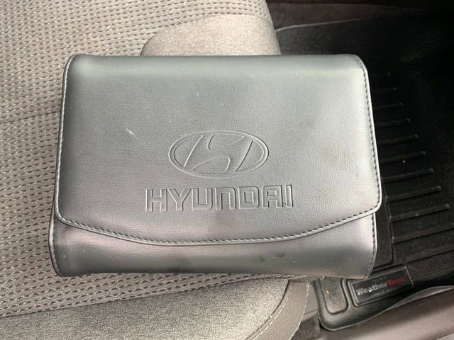 Used 2020 Hyundai Santa Fe SE AWD/4WD image 13