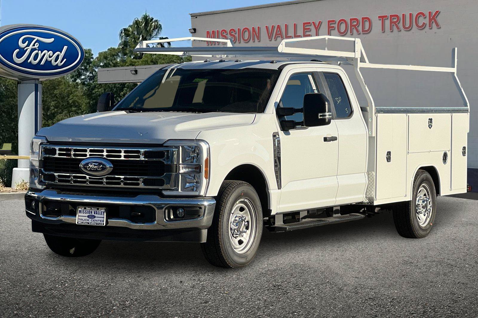 New 2026 Ford F350 XL w/ XL Chrome Package RWD image 8