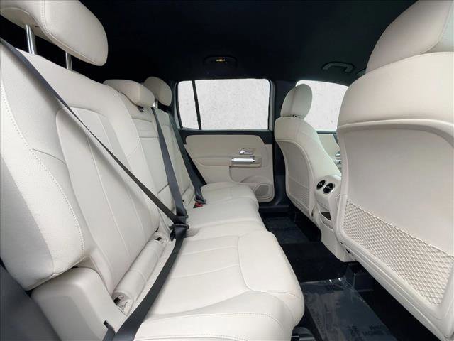 Used 2025 Mercedes-Benz GLB 250 4MATIC image 19