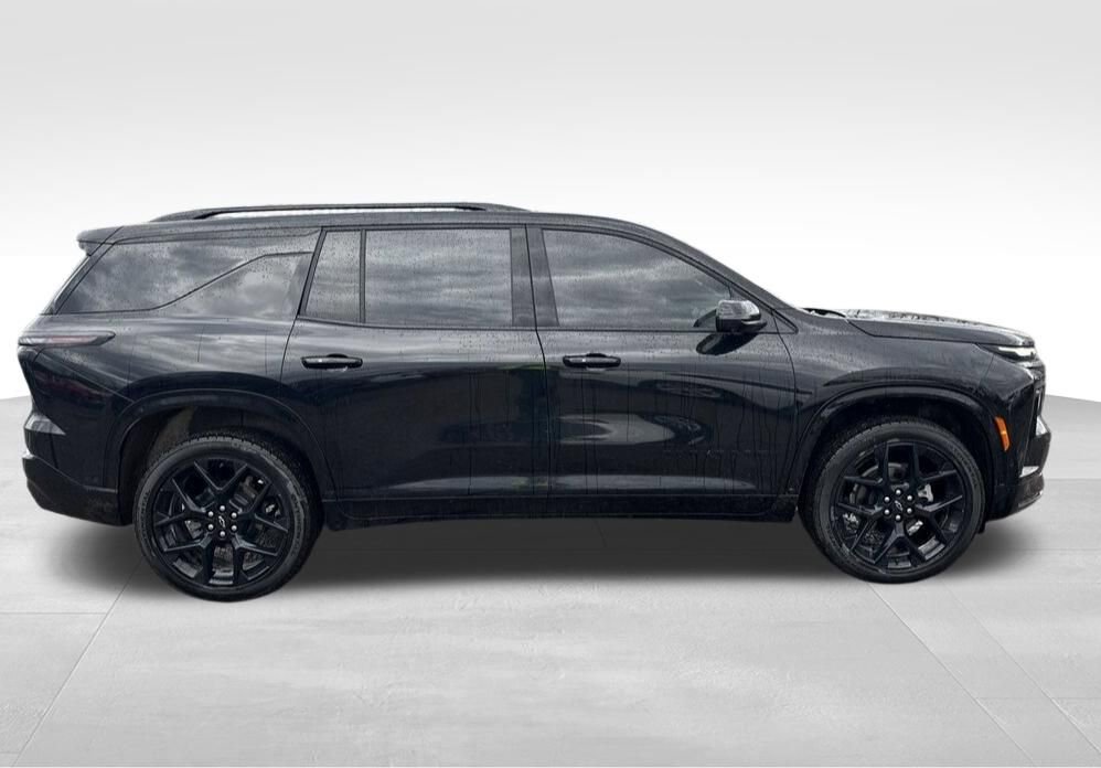 Used 2026 Chevrolet Traverse RS AWD/4WD image 5