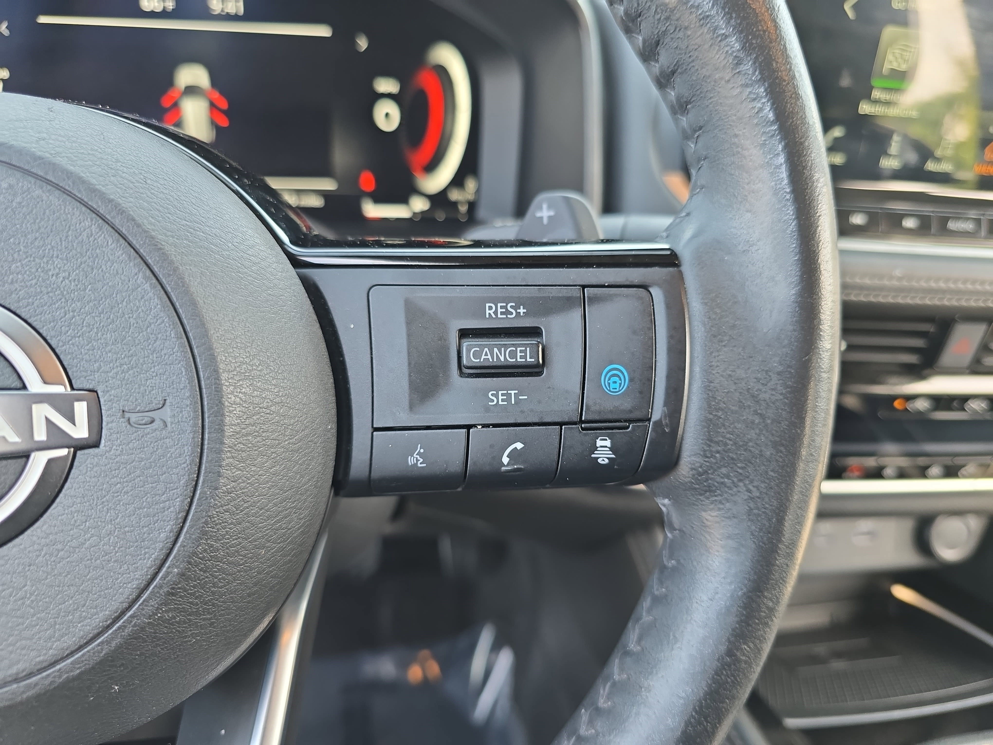 Used 2022 Nissan Rogue Platinum w/ Head-Up Display Package AWD/4WD image 19