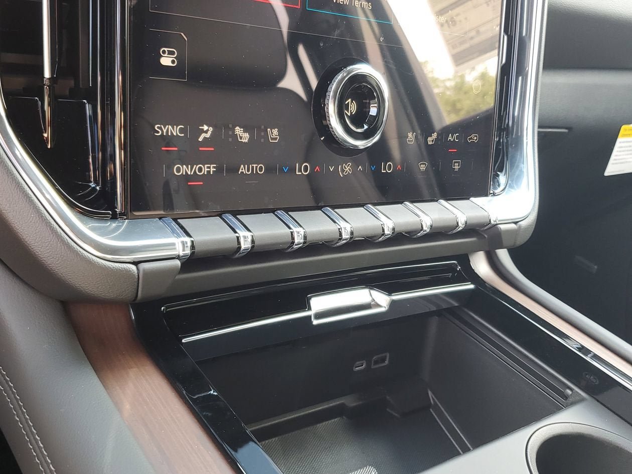New 2026 GMC Yukon XL Denali w/ Denali Reserve Package AWD/4WD image 23