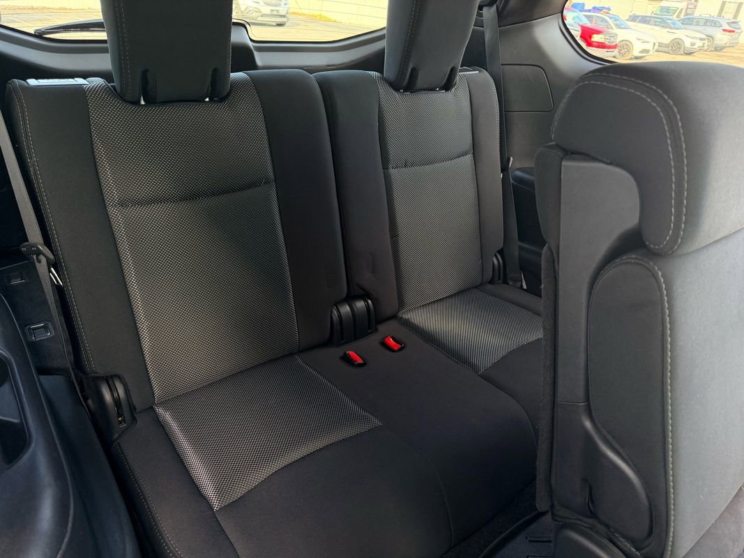 Used 2018 Nissan Pathfinder S image 15