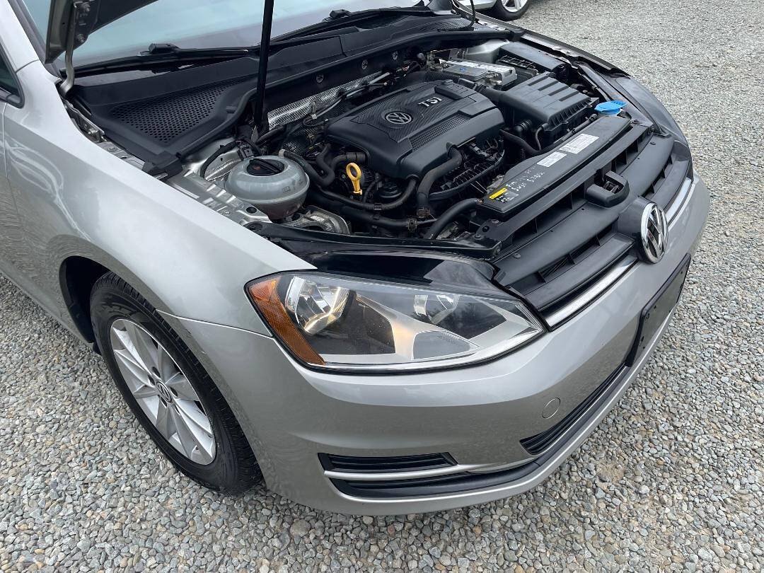 Used 2015 Volkswagen Golf S FWD image 25