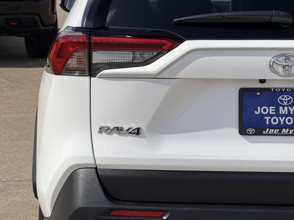 Used 2025 Toyota RAV4 XLE FWD image 10