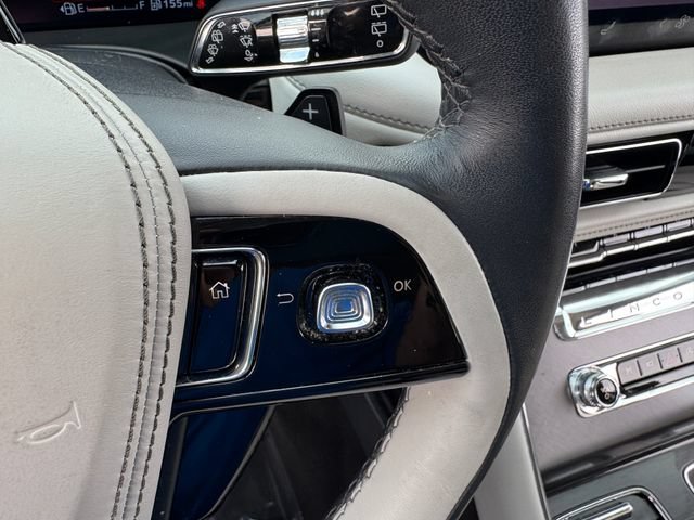 Used 2025 Lincoln Aviator AWD image 25