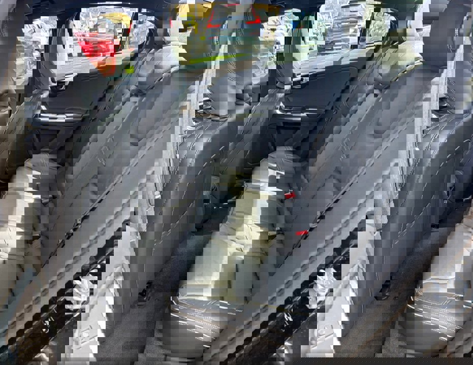 Used 2016 Volvo S60 T6 R-Design Platinum image 17