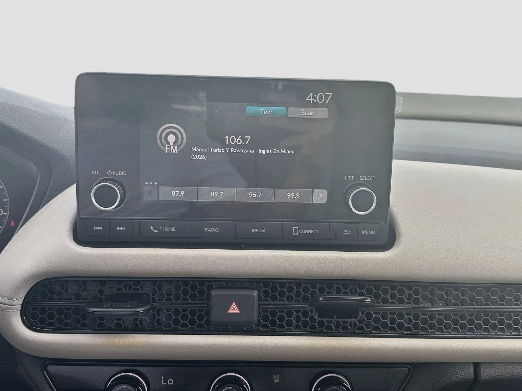 Used 2023 Honda HR-V LX image 10