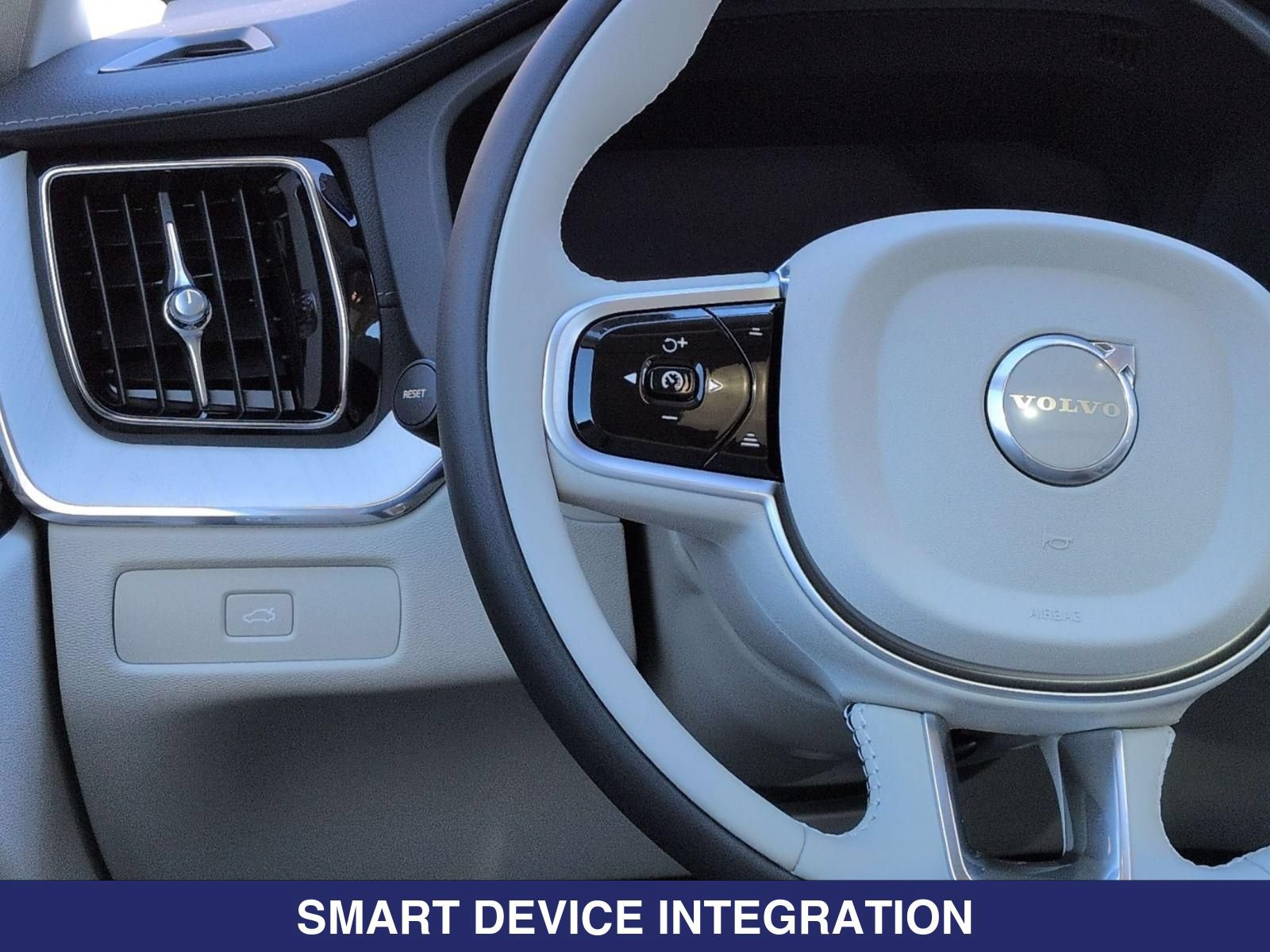 New 2026 Volvo XC60 B5 Ultra w/ Protection Package Premier AWD/4WD image 16