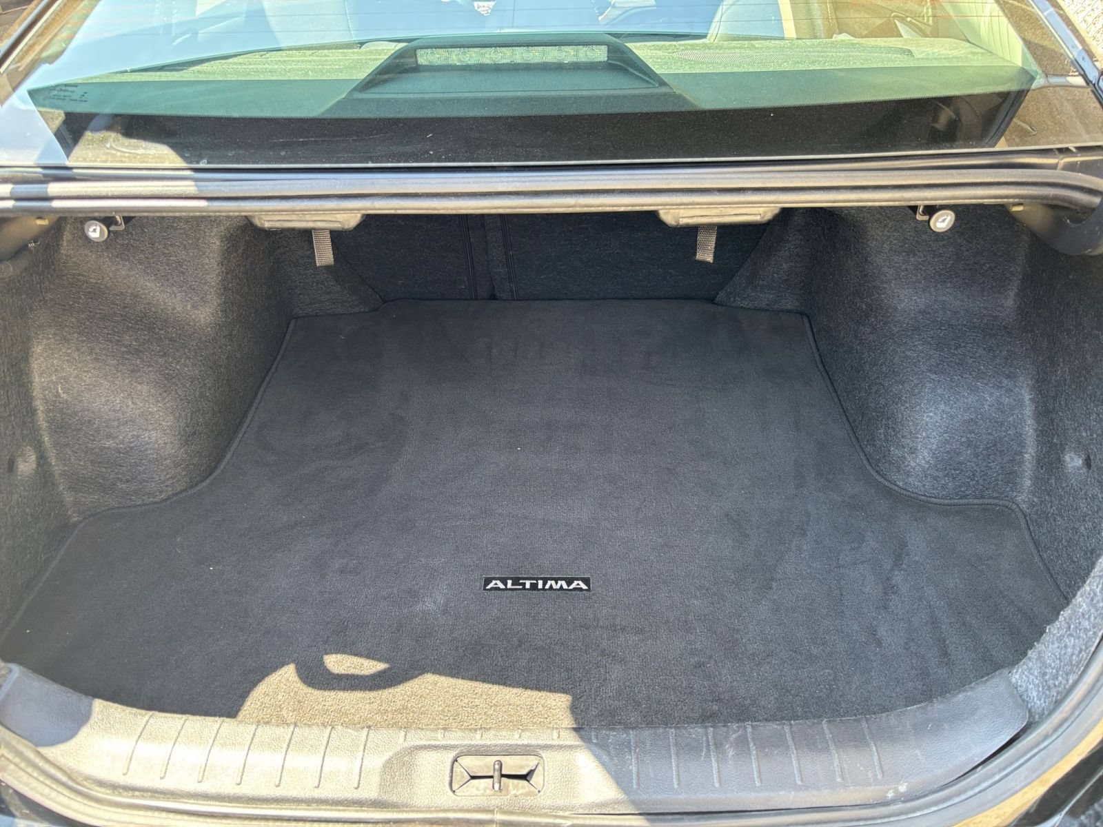 Used 2025 Nissan Altima 2.5 SV FWD image 31