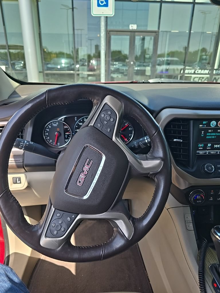 Used 2019 GMC Acadia Denali AWD/4WD image 10