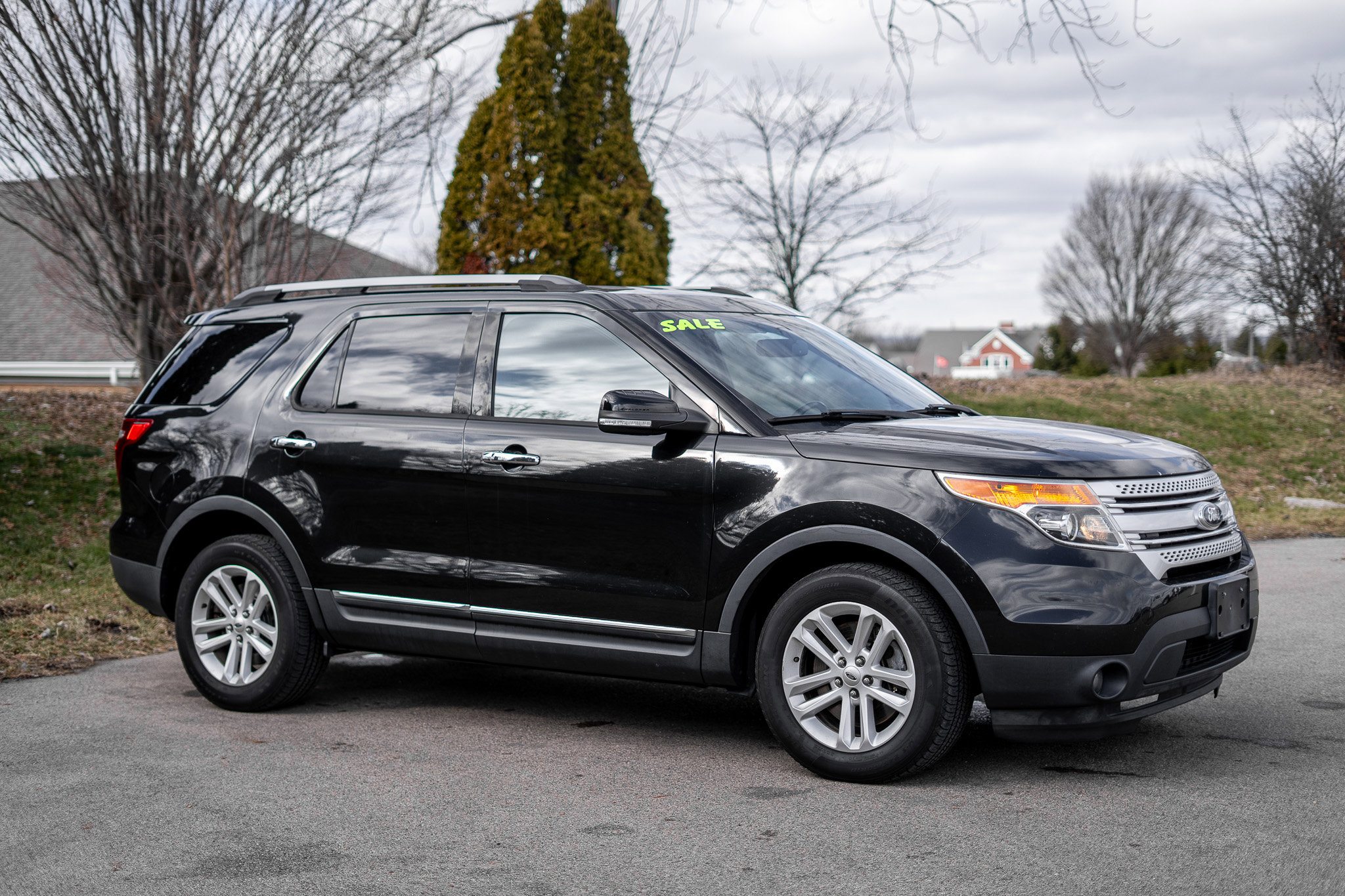Used 2014 Ford Explorer XLT w/ Equipment Group 202A image 4