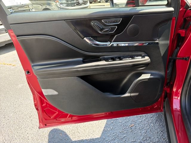 Used 2025 Lincoln Corsair AWD w/ Equipment Group 101A image 13