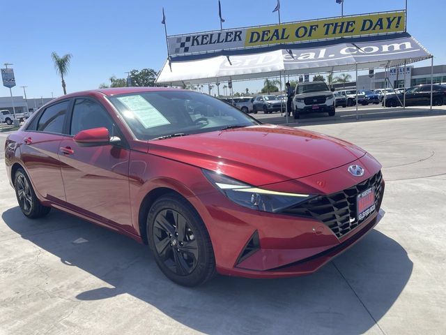 Used 2023 Hyundai Elantra SEL w/ Cargo Package FWD image 2