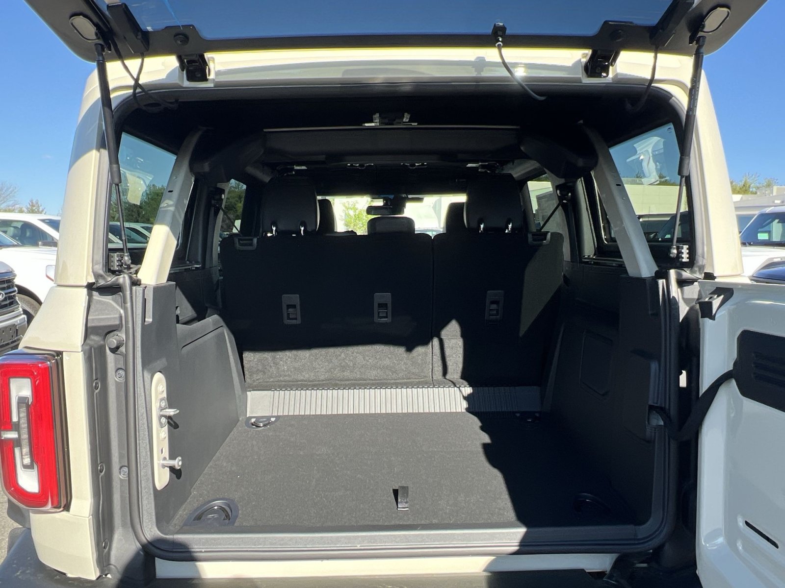 New 2025 Ford Bronco Outer Banks w/ Sasquatch Package AWD/4WD image 33