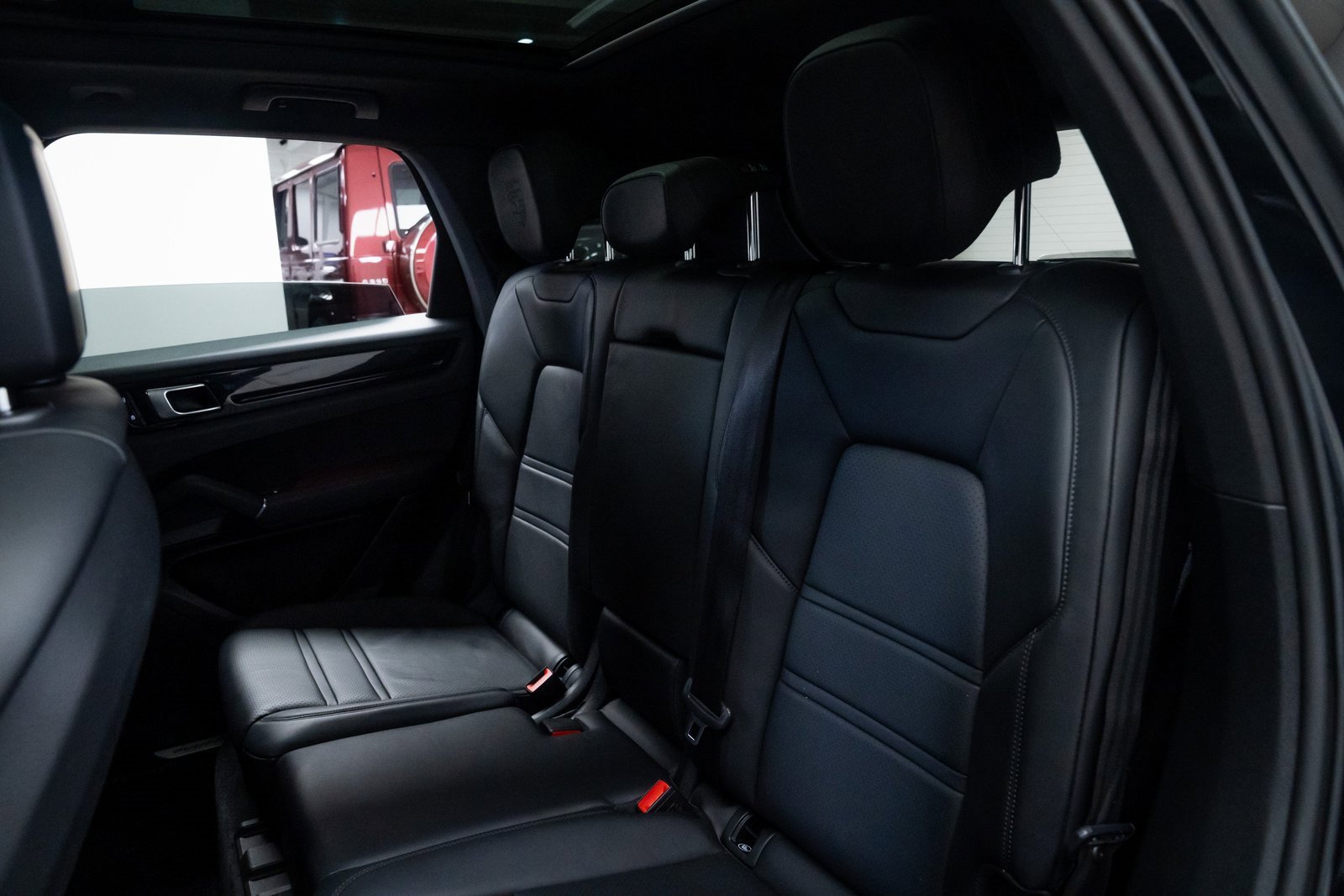 Used 2019 Porsche Cayenne Base image 21